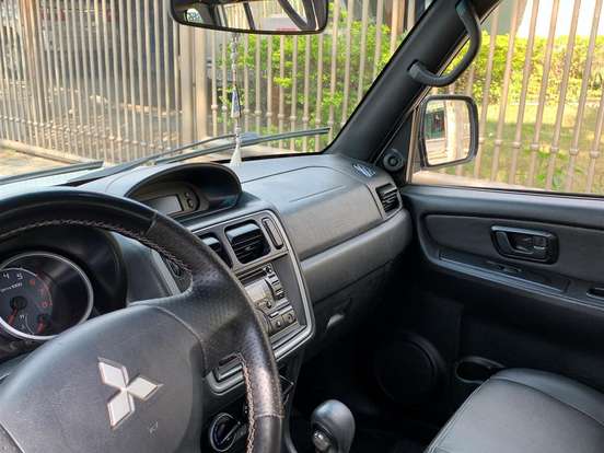 MITSUBISHI-PAJERO TR4-2.0 4X4 16V 140CV FLEX 4P AUTOMÁTICO MITSUBISHI-PAJERO TR4-2011