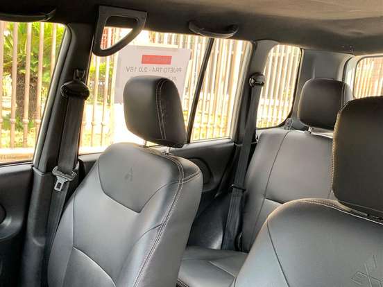 MITSUBISHI-PAJERO TR4-2.0 4X4 16V 140CV FLEX 4P AUTOMÁTICO MITSUBISHI-PAJERO TR4-2011