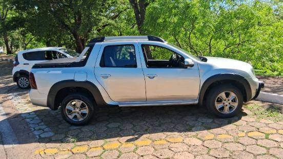 RENAULT DUSTER OROCH 2.0 16V FLEX DYNAMIQUE 4P AUTOMÁTICO