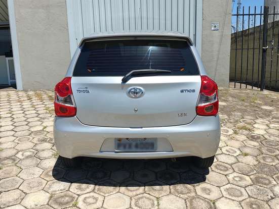 TOYOTA-ETIOS-2015