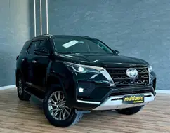 TOYOTA HILUX SW4 2.8 D-4D TURBO DIESEL SRX 7L 4X4 AUTOMÁTICO TOYOTA HILUX SW4 2.8 D-4D TURBO DIESEL SRX 7L 4X4 AUTOMÁTICO