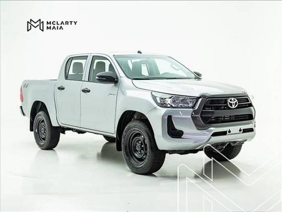 TOYOTA HILUX 2.8 D-4D TURBO DIESEL CD POWER PACK 4X4 MANUAL
