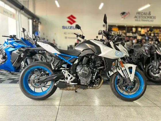 SUZUKI GSX-8S 