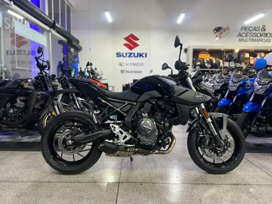SUZUKI GSX-8S 