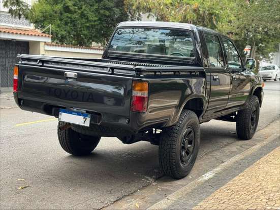 TOYOTA-HILUX-2.8 SR5 4X4 CD 8V DIESEL 4P MANUAL TOYOTA-HILUX-2001