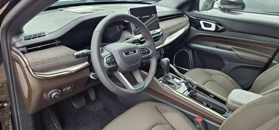 JEEP-COMMANDER-2025