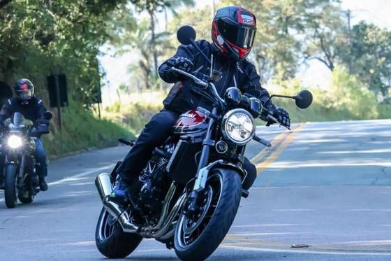 KAWASAKI Z900RS 
