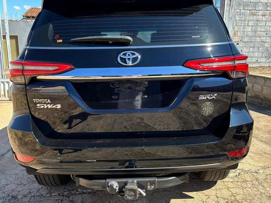 TOYOTA-HILUX SW4-2.8 D-4D TURBO DIESEL SRX 7L 4X4 AUTOMÁTICO TOYOTA-HILUX SW4-2022