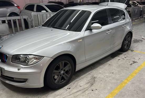 BMW-120i-2010