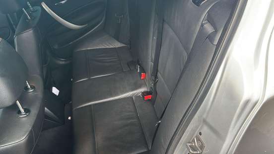 BMW-120i-2010