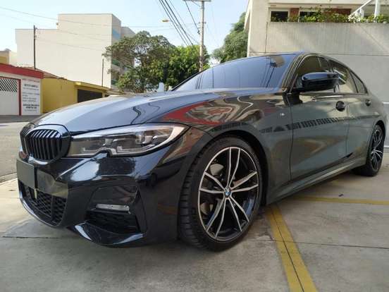 BMW-320i-2021