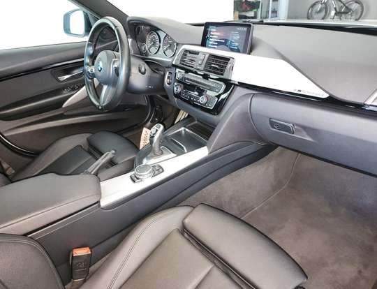 BMW-320i-2016
