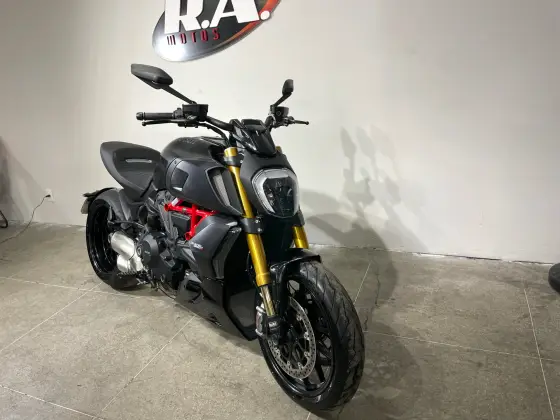DUCATI DIAVEL 1260 S DUCATI DIAVEL 1260 S