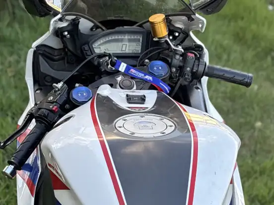 HONDA-CBR 1000RR HONDA-CBR 1000RR-2012