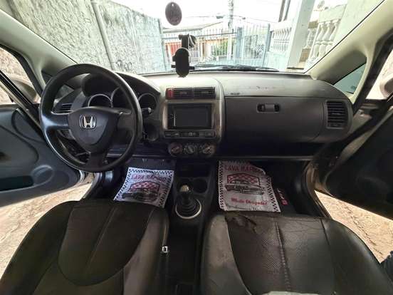 HONDA-FIT-2006