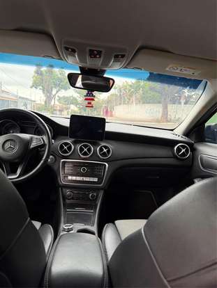 MERCEDES-BENZ-GLA 200-2019