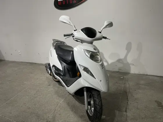 SUZUKI BURGMAN i 