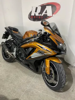 SUZUKI GSX-R750 