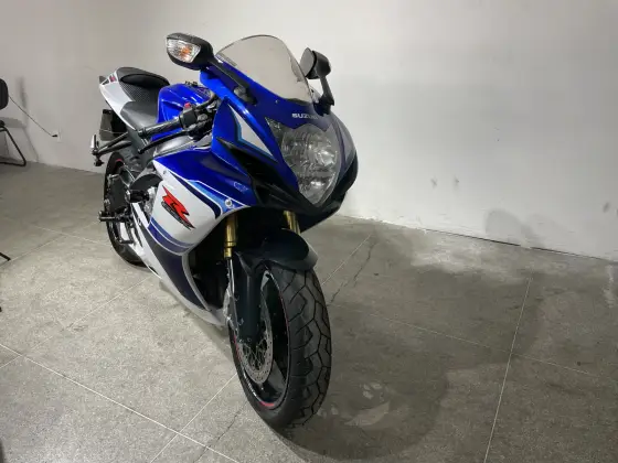 SUZUKI GSX-R750 