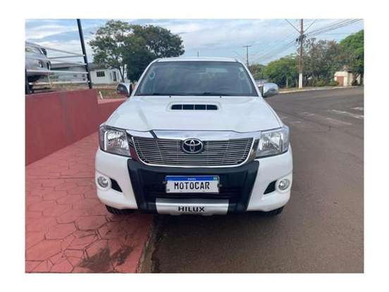 TOYOTA-HILUX-2012