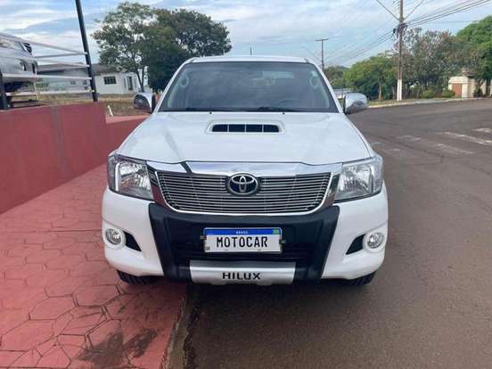 TOYOTA-HILUX-2012