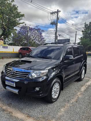 TOYOTA HILUX SW4 3.0 SRV 4X4 7 LUGARES 16V TURBO INTERCOOLER DIESEL 4P AUTOMÁTICO