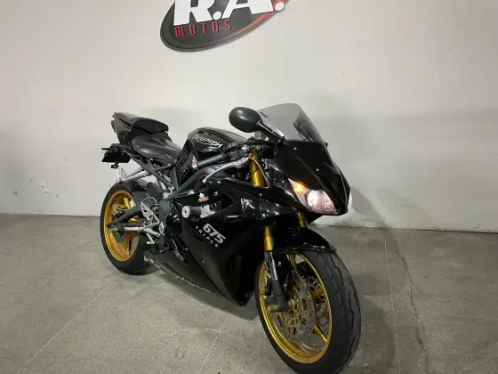 TRIUMPH DAYTONA 675 