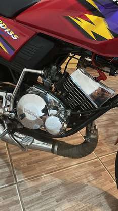 YAMAHA-RD 135-1996