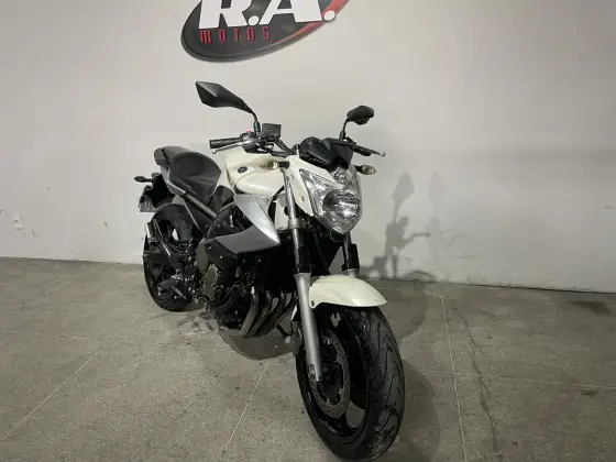 YAMAHA XJ6 N 