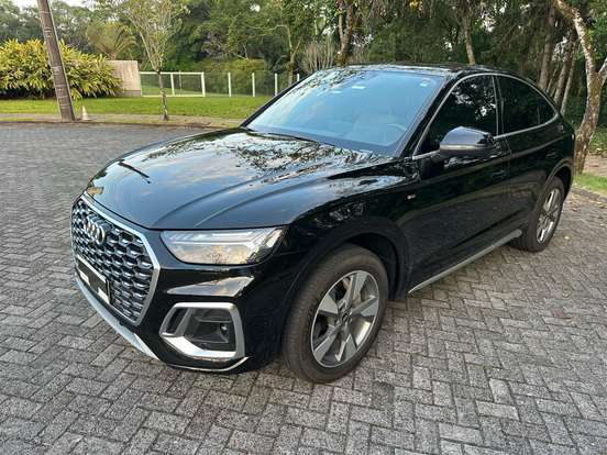 AUDI-Q5-2021