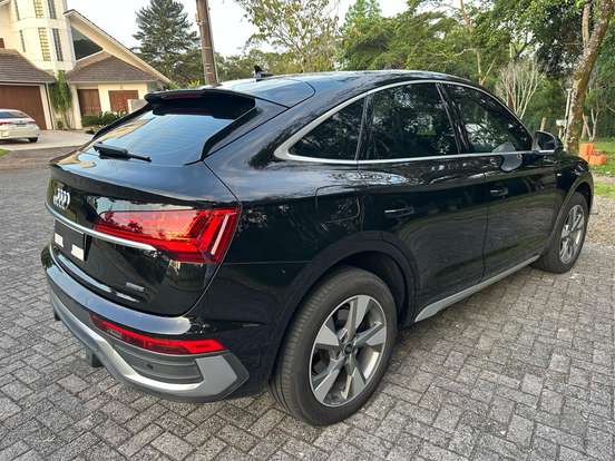 AUDI-Q5-2021