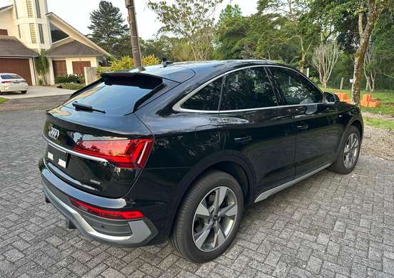 AUDI-Q5-2021