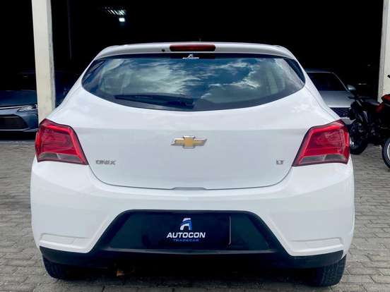 CHEVROLET-ONIX-2019