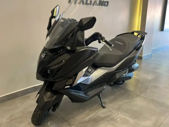 DAFRA CRUISYM 300 
