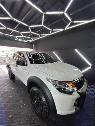 MITSUBISHI L200 TRITON 2.4 16V TURBO DIESEL OUTDOOR GLX CD 4X4 MANUAL