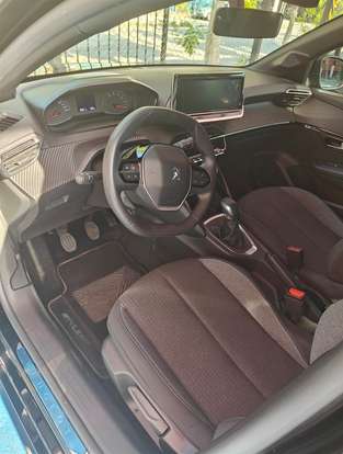 PEUGEOT-208-2023