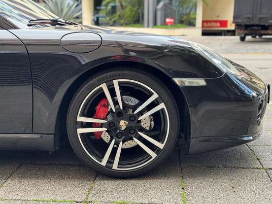 PORSCHE-CAYMAN-2011