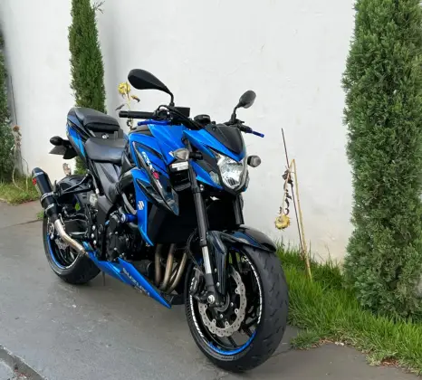 SUZUKI GSX-S750A 