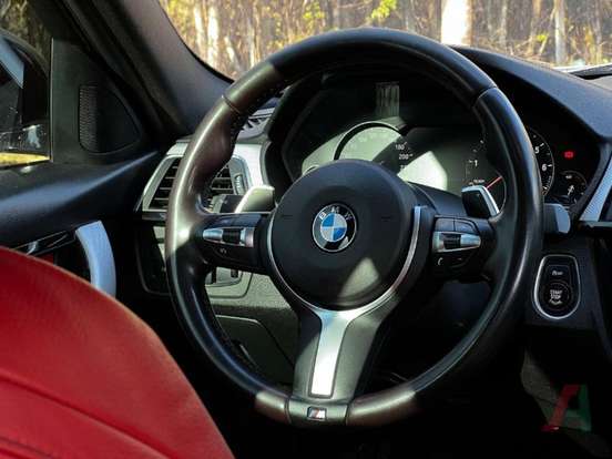 BMW-328i-2018