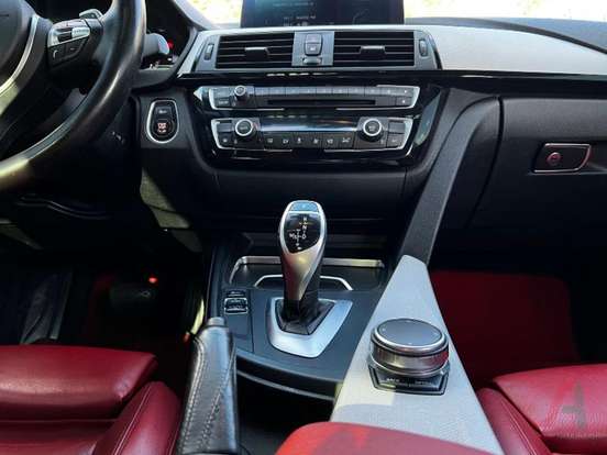 BMW-328i-2.0 M SPORT 16V ACTIVEFLEX 4P AUTOMÁTICO BMW-328i-2018
