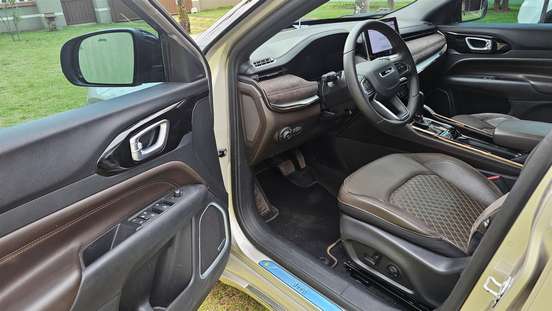 JEEP-COMMANDER-2022