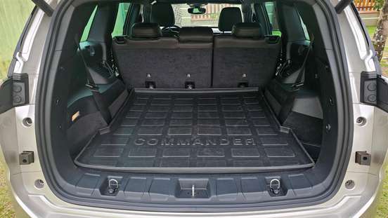 JEEP-COMMANDER-2022