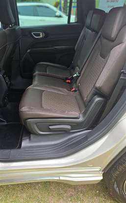 JEEP-COMMANDER-2022