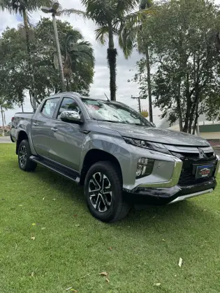 MITSUBISHI L200 TRITON 2.4 16V TURBO DIESEL SPORT HPE-S CD 4P 4X4 AUTOMÁTICO