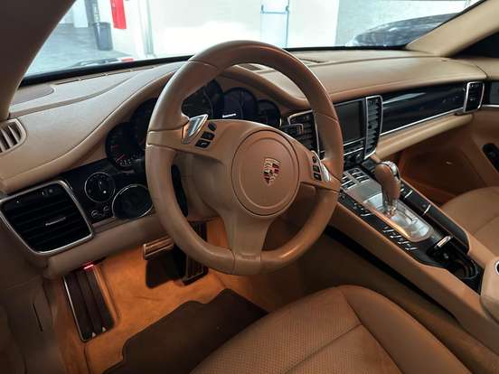 PORSCHE-PANAMERA-2013