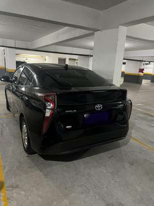 TOYOTA-PRIUS-2017