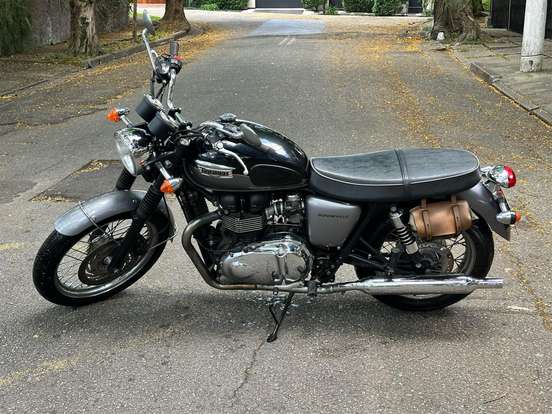 TRIUMPH-BONNEVILE TRIUMPH-BONNEVILE-2012