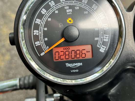TRIUMPH-BONNEVILE TRIUMPH-BONNEVILE-2012