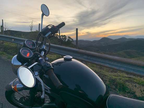 TRIUMPH-BONNEVILE-2012
