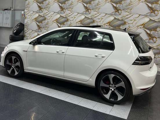VOLKSWAGEN-GOLF-2.0 TSI GTI 16V TURBO GASOLINA 4P AUTOMÁTICO VOLKSWAGEN-GOLF-2017